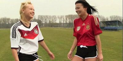 หนัง xx เลสเบี้ยน สองสาวนักบอลเงี่ยนถูหีในสนาม สลับกันดูดหีในสนามบอลเสียวฟิน