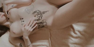 รูปโป้สาว น้องน้ำหวานโชว์หี นอนแหกกลีบหีชมพูโชว์ร่องหีอูมเปียกชุ่มน้ำเงี่ยน