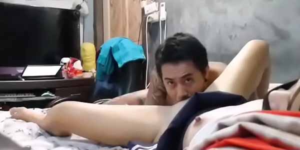 หนุ่มเงี่ยนควยใหญ่ ตั้งกล้องตอนเย้ดสดหี งัดควยใหญ่กระหน่ำเด้าหีเนียนท่ายากไม่ยั้ง ดูคลิปหีทางบ้านฟรี