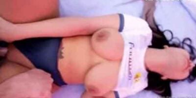 เย็ดน้องสาวคาชุดบอล เอากันบนเตียงกระแทกหีโหดไม่ยั้ง เย็ดเสียวจนน้องร้องคราง